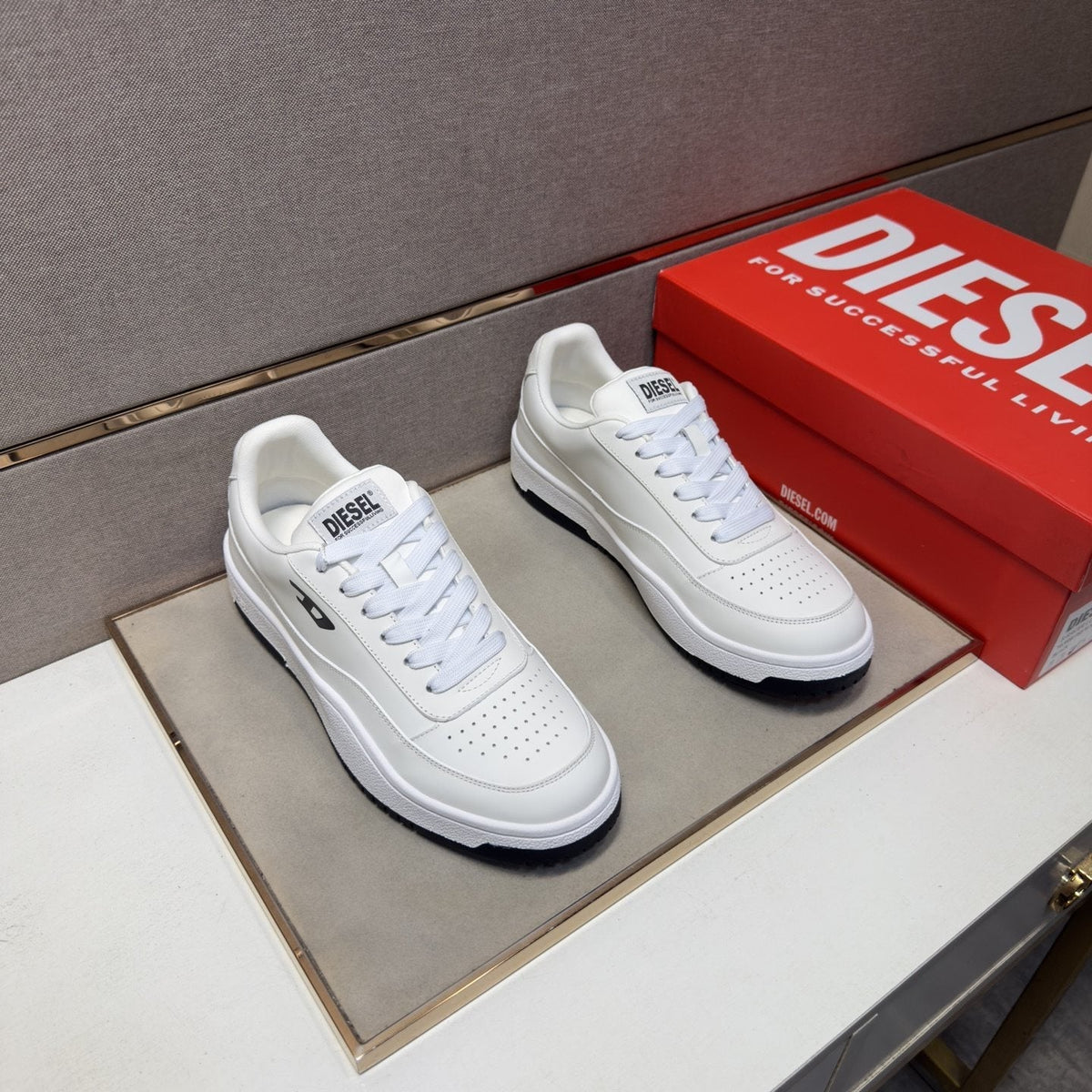 Diesel Men's White and Black Low-Top Sneakers